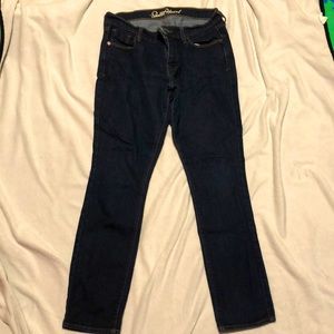 Straight cut sweetheart style jeans